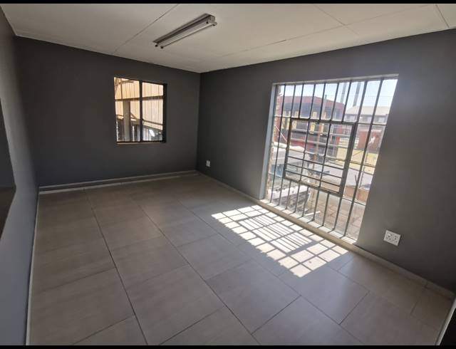 1,000M² FACTORY TO LET IN GERMISTON INDUSTRIAL